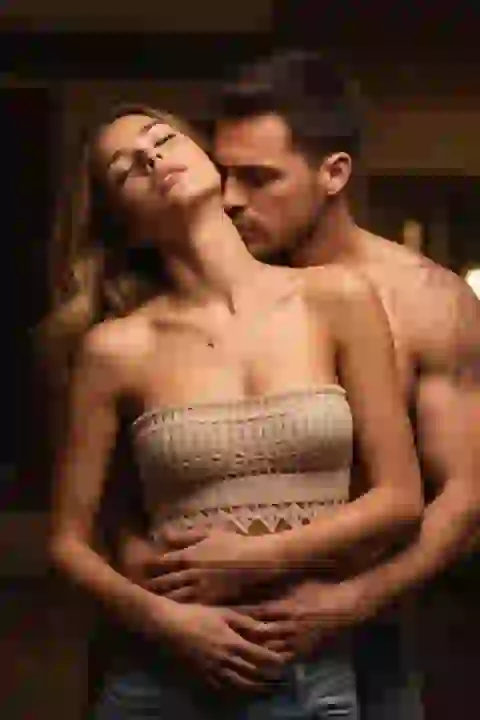 رجل يحتضن امرأة من المؤخرة في تقبيل عنقها. تأثير لمولد صور التقبيل AI.