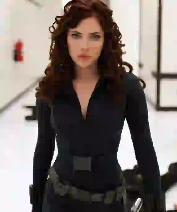 Black Widow gespeeld door Scarlett Johansson. Modelsjabloon voor photo face swap.