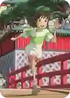 Totoro, de um filme de Miyazaki, segurando um guarda-chuva, e duas crianças brincando escondidas em um campo verdejante sob um céu azul brilhante.