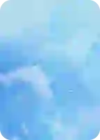 Uma delicada pintura em aquarela de uma menina com corte de cabelo chanel, retratada com pinceladas soltas e fluidas e uma suave mistura de cores.